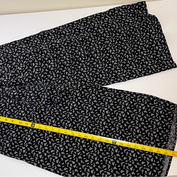 Plenty - Floral culottes. Size - XS/S - Picture 2 of 3